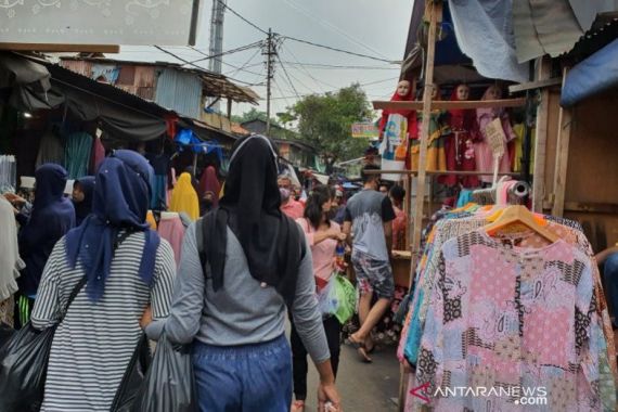 Lihat, Suasana Pasar Tanah Abang, Ah, Terserah - JPNN.COM