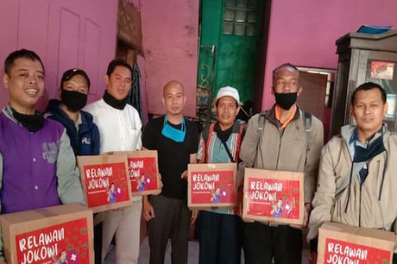 RBFJ Bagikan 1.950 Paket Sembako Kepada Para Buruh di Wilayah Bogor - JPNN.COM
