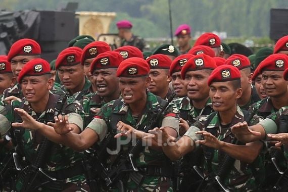 Menegangkan, Ada 30 Orang Menyerang Pos Militer TNI di Papua, Bawa Parang - JPNN.COM
