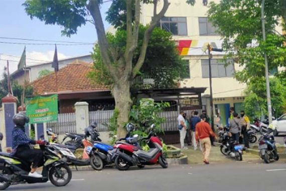 Anggota Polresta Bogor Kota Dikeroyok, Dor! Ada Tembakan - JPNN.COM