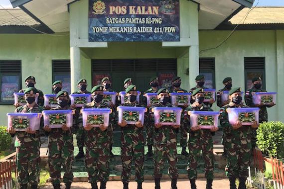 Segenap Prajurit Satgas Yonif 411 Kostrad Sangat Bergembira Atas Perhatian Panglima TNI - JPNN.COM