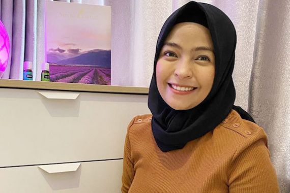 Tantri Kotak Sampaikan Kabar Terbaru Soal Kondisi Ayahnya yang Dilarikan ke ICU - JPNN.COM
