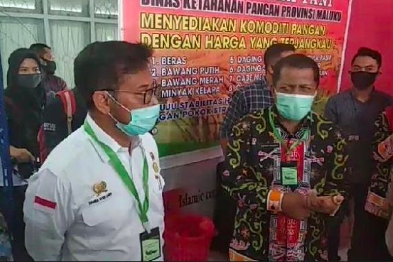 Kunjungi Pasar Mitra Tani Maluku, Mentan SYL Jamin Pasokan Pangan Aman - JPNN.COM