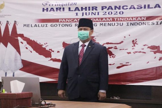 Pancasila dan Gotong Royong Bangsa Menghadapi Pandemi Covid-19 - JPNN.COM