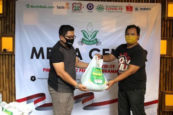 Gandeng Ormas, Ketua MPR Salurkan Donasi Hasil Konser Amal 'Berbagi Kasih Bersama Bimbo' - JPNN.COM