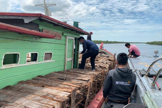 Pantang Kendur, Bea Cukai Pantai Timur Sumatera Kerahkan 4 Kapal Patroli - JPNN.COM