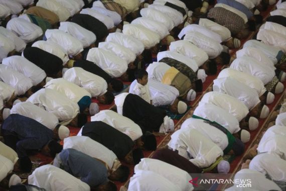 Besok, Warga Muslim Depok Sudah Bisa Salat Jumat di Masjid - JPNN.COM