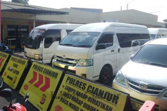 Tujuh Travel Gelap Diamankan Polres Cianjur, Tujuan Jakarta - JPNN.COM