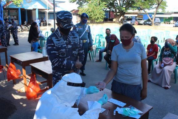 Cegah Penyebaran Covid-19, Lanal Kendari Kembali Gelar Rapid Test - JPNN.COM