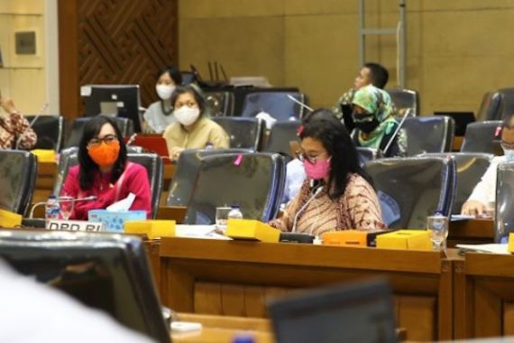 DPD RI Lanjutkan Pembahasan DIM RUU Omnibus Law Cipta Kerja - JPNN.COM