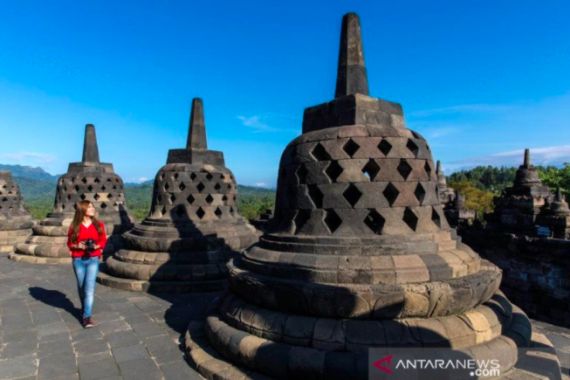 Candi Borobudur Harus Dipasang Payung? Para Akademisi Bersuara  - JPNN.COM