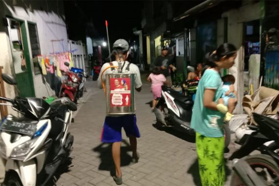 Tak Pandang Bulu, Relawan Eri Cahyadi Surabaya Utara Beraksi di 10 Kelurahan - JPNN.COM