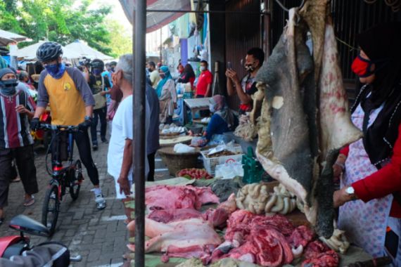 Sidak lagi di Pasar Karangayu, Ganjar: Jangan Tunggu Ada yang Positif Baru Ditata - JPNN.COM