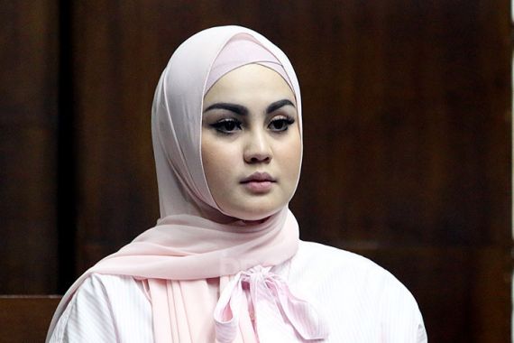 Jennifer Dunn Diisukan Jadi Istri Ketiga Uje, Umi Pipik Bilang Begini - JPNN.COM