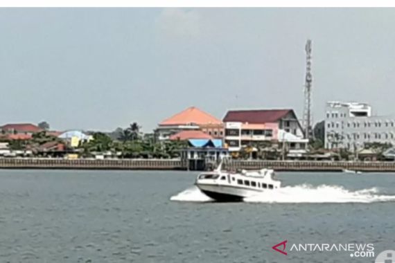Speedboat Polda Riau Tenggelam, Satu Anggota Belum Ditemukan - JPNN.COM
