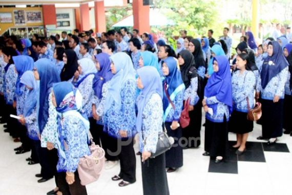 Honorer Senior Minta Rekrutmen 1 Juta Guru PPPK Gunakan Sistem Ranking - JPNN.COM