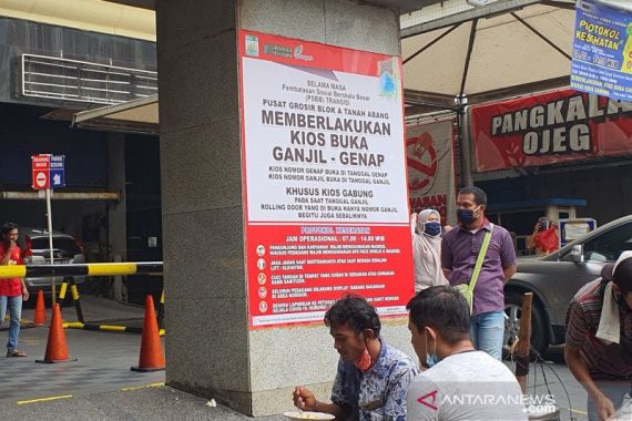Anies Ultimatum Pedagang Pasar DKI: Ini Soal Keselamatan, Pilihannya Hanya Satu - JPNN.COM