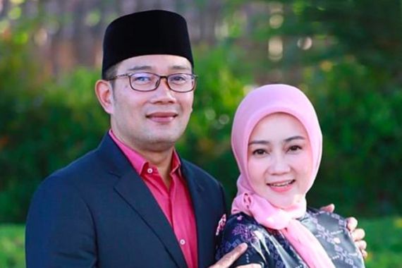 Gara-gara Covid-19, Ritual Ridwan Kamil dan Istri di Malam Minggu Hilang - JPNN.COM