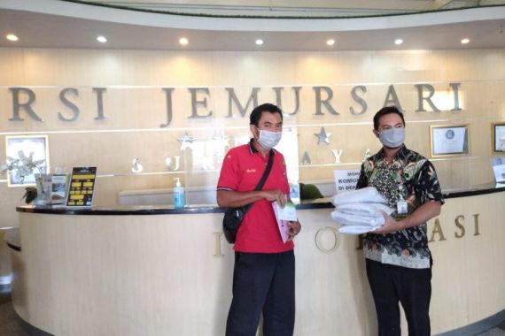 Kain Kafan-Kapas Didistribusikan ke Rumah Sakit di Surabaya - JPNN.COM