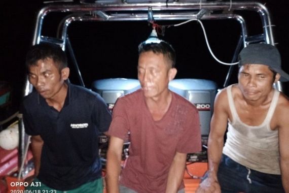 Tiga Nelayan Hilang Ini Ditemukan Selamat di Perairan Pulau Onolimbu - JPNN.COM
