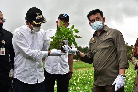 Kagumi Potensi Alam Humbang Hasundutan, Mentan SYL Yakin Petani Sejahtera - JPNN.COM