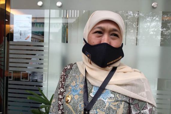 Khofifah Banggakan Kondisi Jatim, Epidemiolog Ingatkan Bahaya Zonasi Semu - JPNN.COM