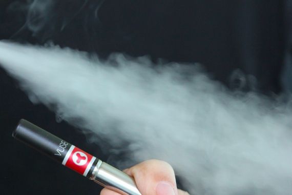 Benarkah Produk Tembakau Alternatf Efektif Mengurangi Kebiasaan Merokok? Simak Penjelasan Para Ahli - JPNN.COM