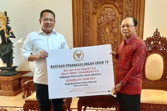 Bamsoet Bersama Gerak BS Bali Sumbangkan 5.000 Alat Rapid Test ke Gubernur Bali - JPNN.COM