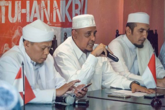 Foto Habib Rizieq Dibakar, Begini Komentar Keras Ketua GNPF Yusuf Martak - JPNN.COM