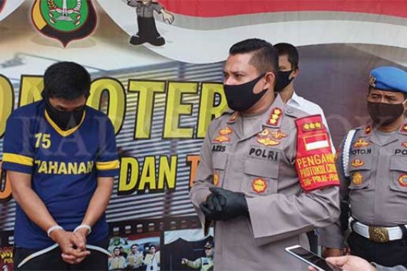 Baskom Berisi Kembang Tujuh Rupa jadi Bukti Perbuatan Terlarang Ci Amir - JPNN.COM