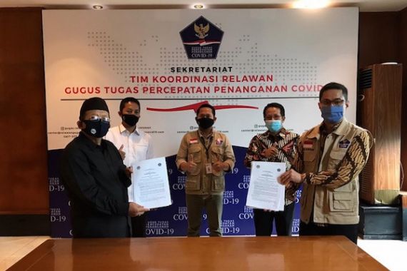 Relawan Gugus Tugas Covid-19 dan DPP IKA PMII Bekerja Sama Bangkitkan Perekonomian Warga - JPNN.COM