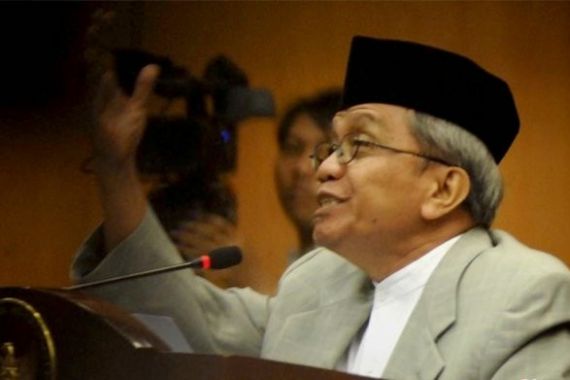 Penyair Taufiq Ismail Berulang Tahun, Ada Tahniah dan Doa dari Fadli Zon - JPNN.COM