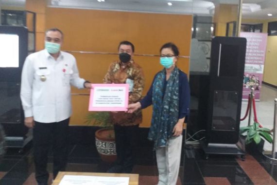 RS Siloam dan Link Net Sumbangkan 1.000 Rapid Test Kit Kepada Pemkab Tangerang - JPNN.COM