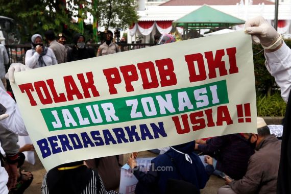Orang Tua Murid Adukan Masalah PPDB Jakarta ke DPR - JPNN.COM