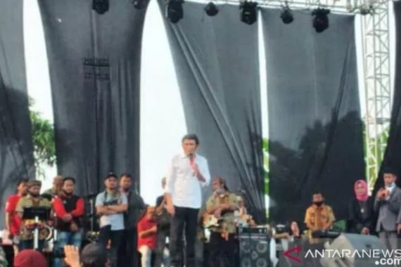 Rhoma Irama Ngeyel Tetap Gelar Konser di Zona Merah, Bupati Geram - JPNN.COM