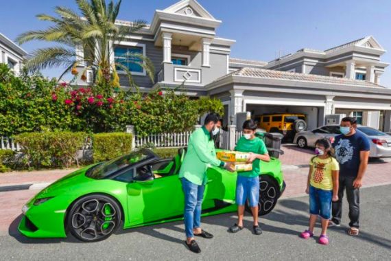 Pemilik Supermarket Tajir Melintir, Angkut Mangga untuk Pelanggan dengan Lamborghini - JPNN.COM