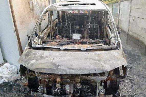 4 Fakta Mengejutkan Pembakar Mobil Via Vallen, Alat Perdukunan, Berlagak Bego - JPNN.COM