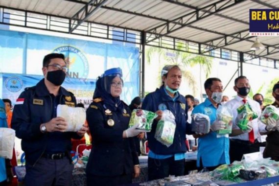 Sinergi Bea Cukai Aceh dan BNN Bongkar Penyelundupan 37 Kg Sabu - JPNN.COM