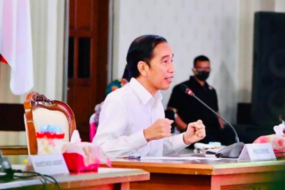 Minta Polri Sikat Koruptor Dana Covid-19, Jokowi: Silakan Digigit Saja, Tidak Boleh ada Main-Main - JPNN.COM