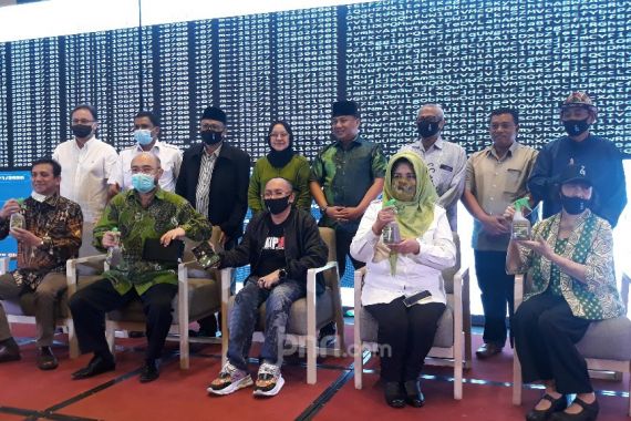 KLHK Gandeng Koprabuh Ciptakan Disinfektan Alami - JPNN.COM