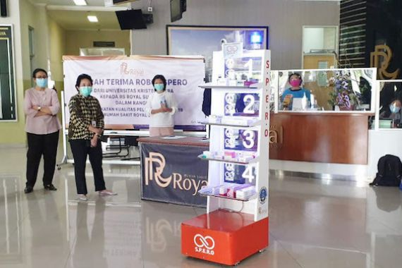 RS di Surabaya Ini Pakai Robot untuk Tangani Pasien COVID-19 - JPNN.COM