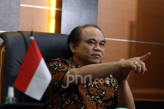 Ssst, Konon Jokowi Berusaha Menyatukan Prabowo dan Ganjar - JPNN.COM
