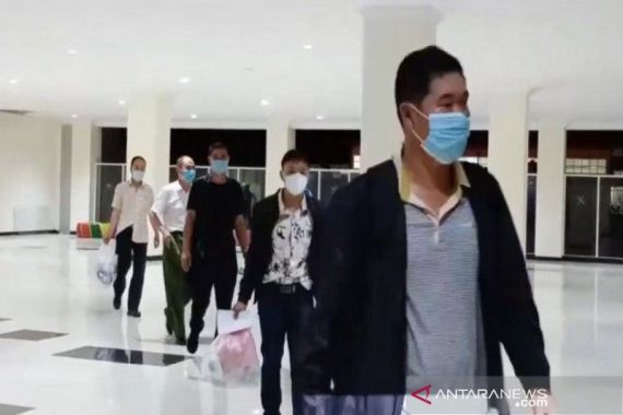 Sudah 261 TKA China Masuk Sultra, Apa Kabar Virus Corona? - JPNN.COM