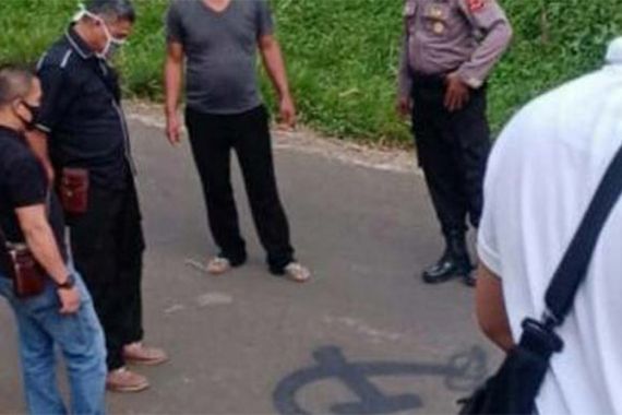 Geger! Warga Temukan Gambar Palu Arit di Tengah Jalan - JPNN.COM