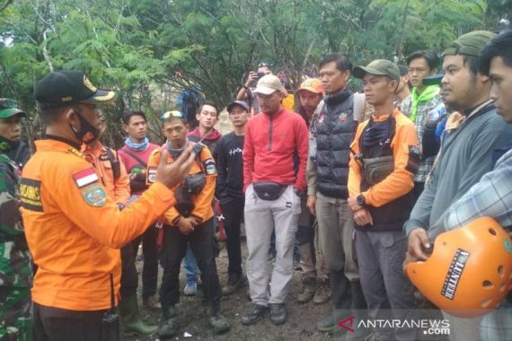 Pendaki yang Hilang di Gunung Guntur Garut Ditemukan Selamat Tanpa Baju - JPNN.COM