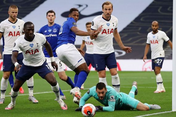Tottenham Menang Usai Pemain Everton Bunuh Diri, Lloris dan Son Berantem - JPNN.COM