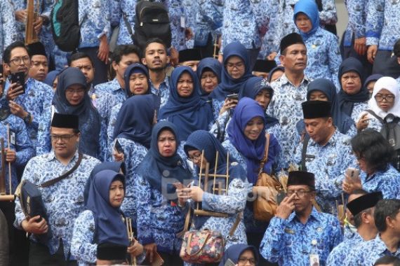 Pak Raden: Aneh, Masih Honorer kok Malah Minta PPPK Dibatalkan? - JPNN.COM