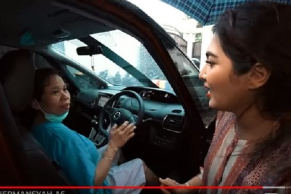Ashanty Memberi Hadiah Mobil Mewah untuk Pembantunya, Wouw Banget! - JPNN.COM