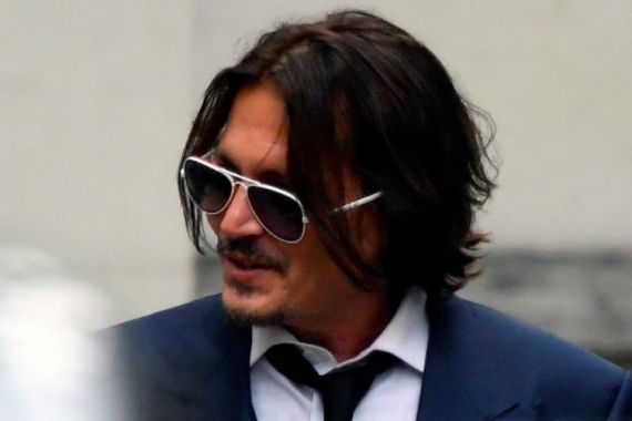 Johnny Depp Menang di Persidangan, Amber Heard Harus Bayar Ganti Rugi Sebegini - JPNN.COM