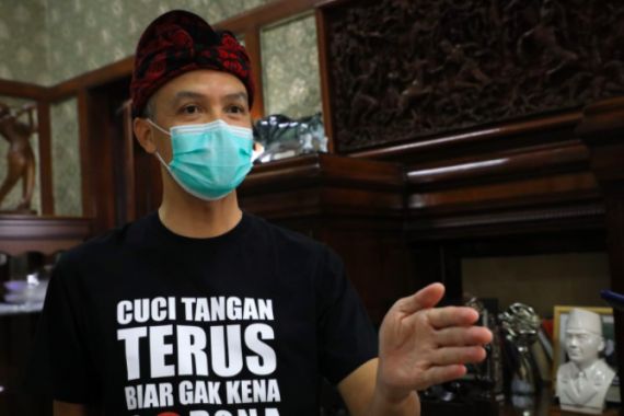Pak Ganjar Berencana Siapkan Denda untuk ASN Pelanggar Protokol Kesehatan - JPNN.COM